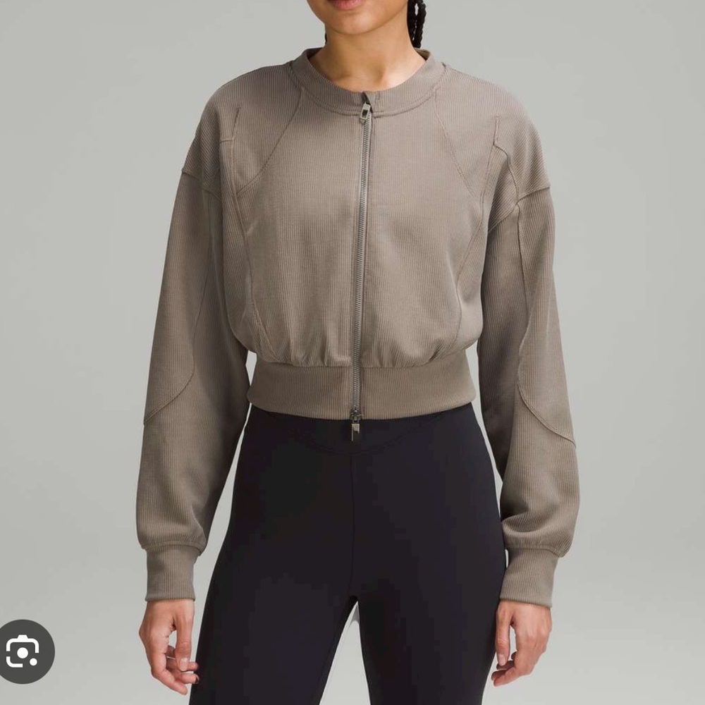 Lululemon Ribbed Softstreme Cropped Jacket
Nomad